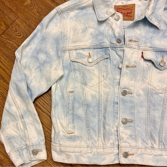 Levi’s 90’s Trucker Jacket - Picture 8 of 13